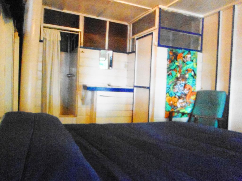 Hotel Y Restaurante Backpackers Rio Dulce Phòng bức ảnh
