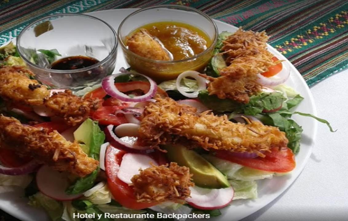 Hotel Y Restaurante Backpackers Rio Dulce Ngoại thất bức ảnh